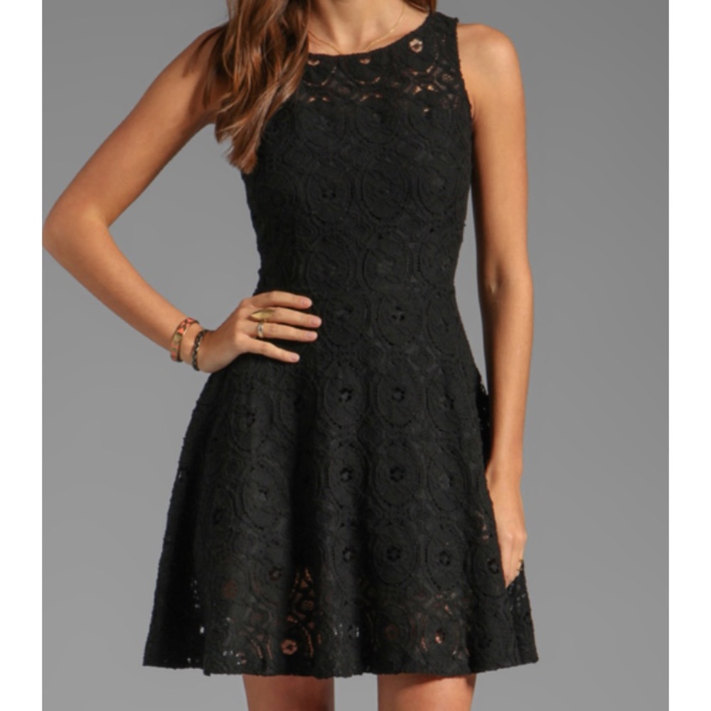 Renley Sleeveless Lace Circle Skirt Dress